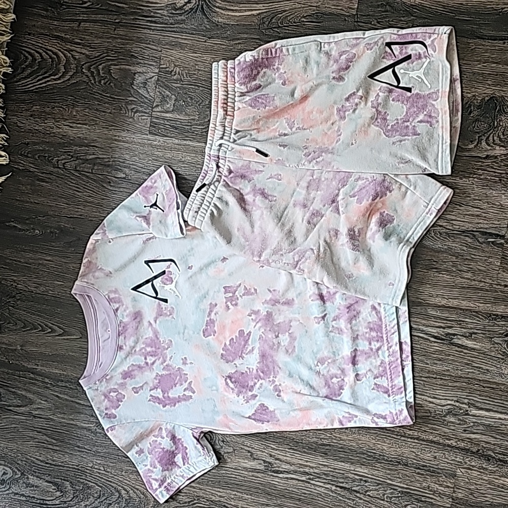 LIKE NEW - Air Jordan Matching Set - Boys M